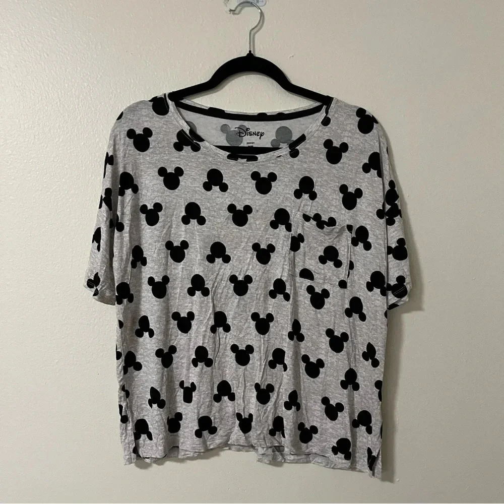 DISNEY Women's size Medium Oversized All over Print Mickey Mouse Pocket Tee